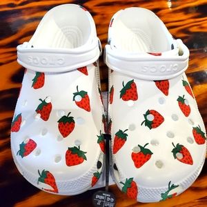 Strawberry crocs 9m 11w